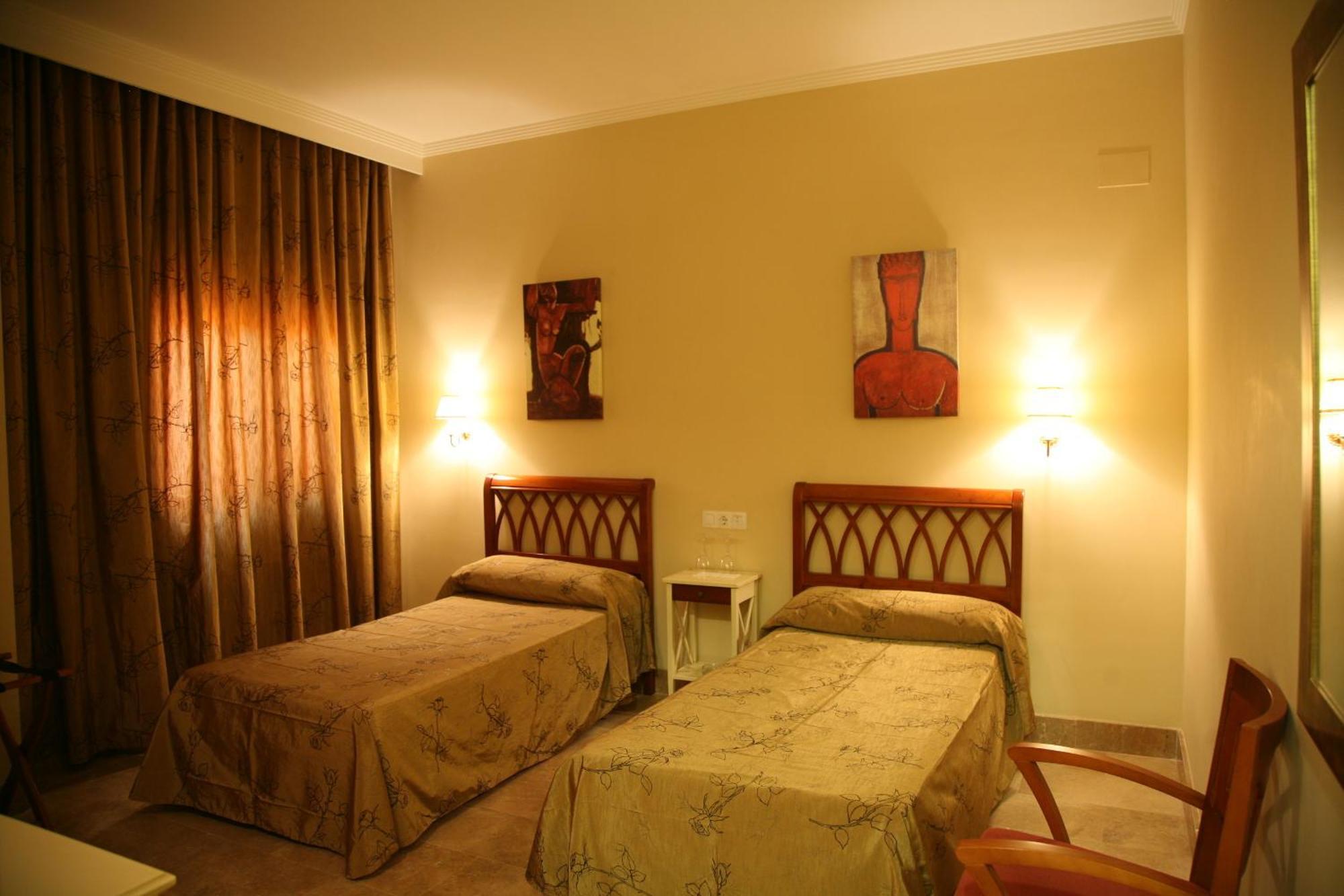 Hotel Torre Del Oro La Rinconada Bagian luar foto