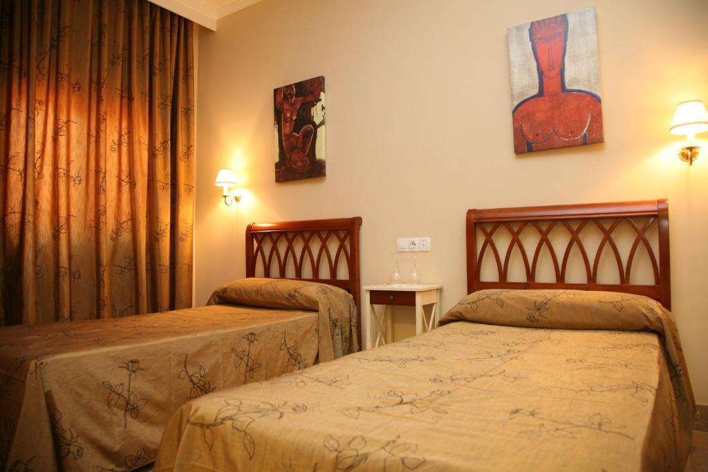 Hotel Torre Del Oro La Rinconada Bagian luar foto